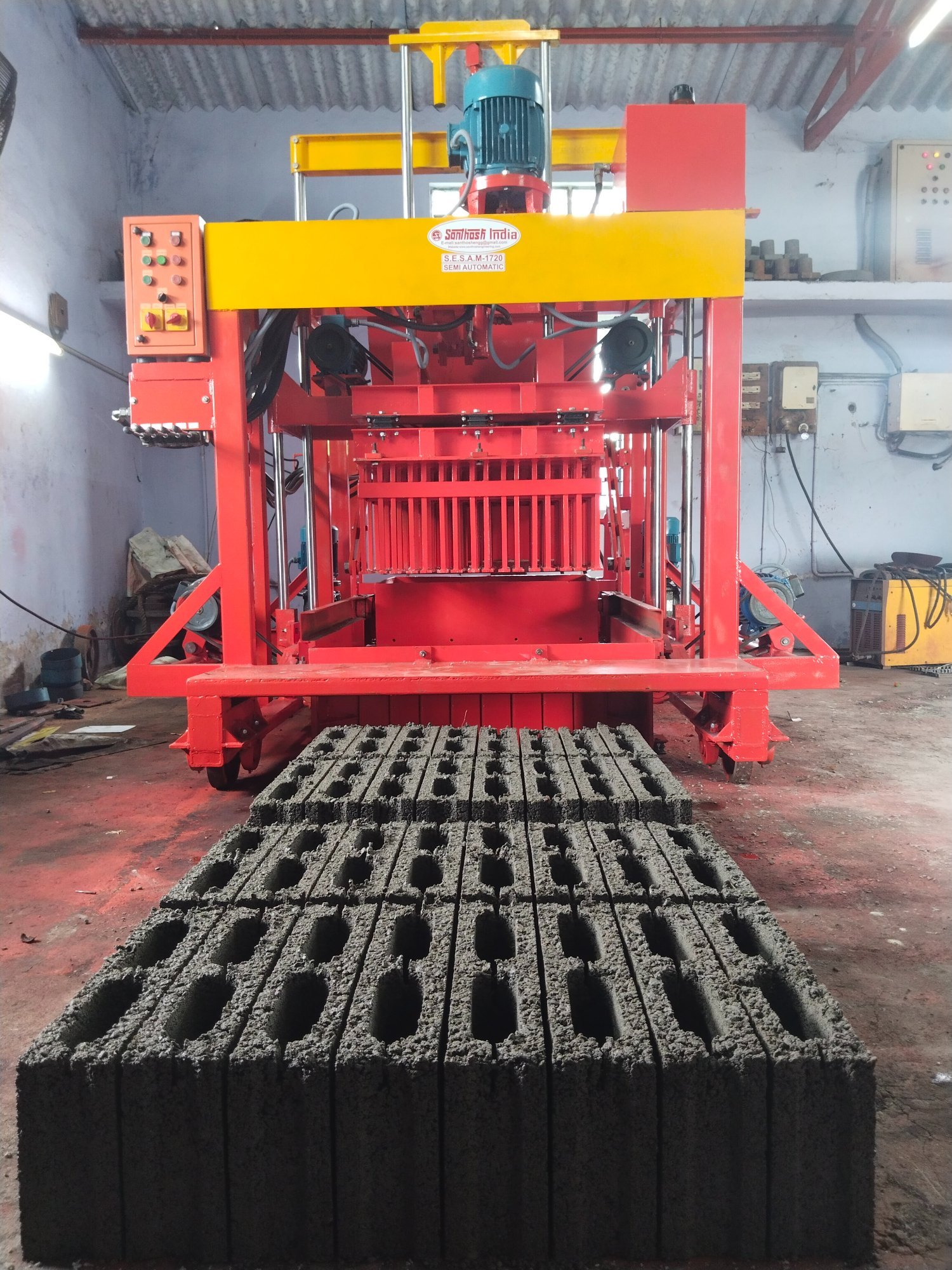 Concrete Block Making Machine